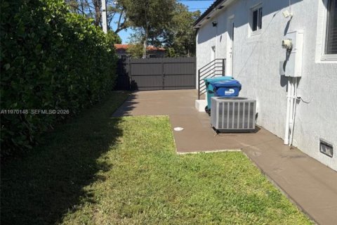 Casa en venta en Virginia Gardens, Florida, 3 dormitorios, 119.66 m2 № 2032443 - foto 19