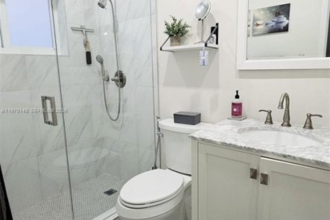 Casa en venta en Virginia Gardens, Florida, 3 dormitorios, 119.66 m2 № 2032443 - foto 11