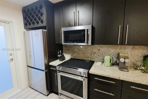 Casa en venta en Virginia Gardens, Florida, 3 dormitorios, 119.66 m2 № 2032443 - foto 8