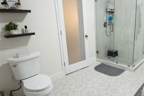 Casa en venta en Virginia Gardens, Florida, 3 dormitorios, 119.66 m2 № 2032443 - foto 15