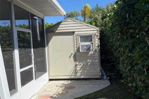 Casa en venta en Virginia Gardens, Florida, 3 dormitorios, 119.66 m2 № 2032443 - foto 18