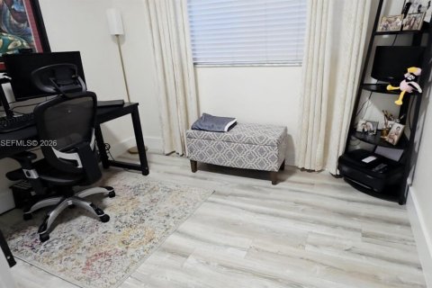 Casa en venta en Virginia Gardens, Florida, 3 dormitorios, 119.66 m2 № 2032443 - foto 13