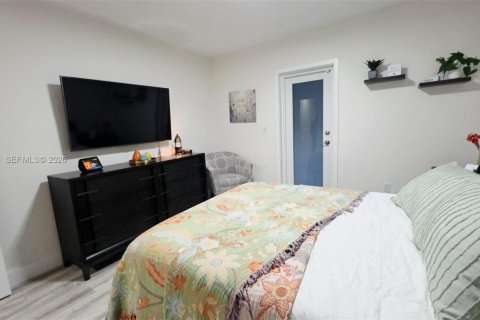 Casa en venta en Virginia Gardens, Florida, 3 dormitorios, 119.66 m2 № 2032443 - foto 10