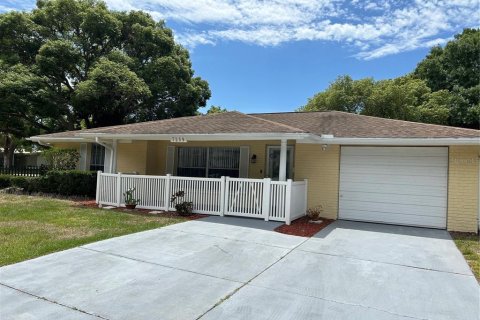Villa ou maison à New Port Richey, Floride 3 chambres, 121.42 m2 № 2385650