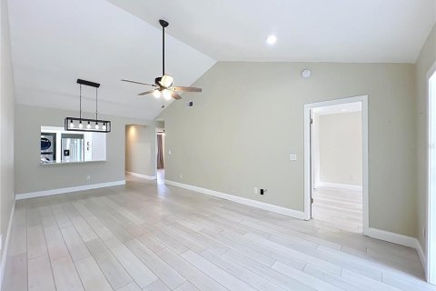 Touwnhouse à vendre à Apopka, Floride: 2 chambres, 107.02 m2 № 2427489 - photo 23