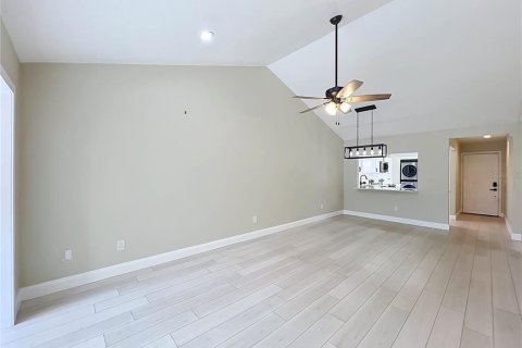 Touwnhouse à vendre à Apopka, Floride: 2 chambres, 107.02 m2 № 2427489 - photo 22