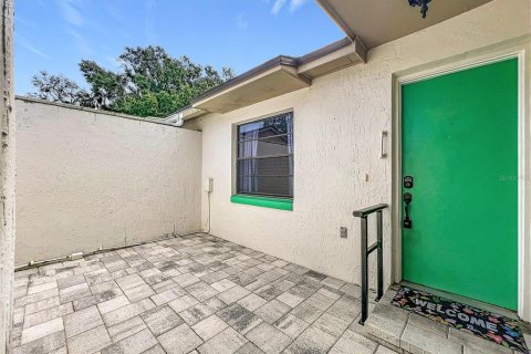 Touwnhouse à vendre à Apopka, Floride: 2 chambres, 107.02 m2 № 2427489 - photo 6