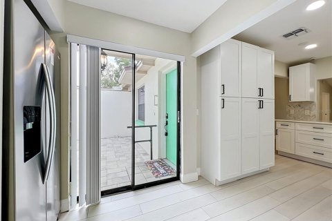 Touwnhouse à vendre à Apopka, Floride: 2 chambres, 107.02 m2 № 2427489 - photo 13