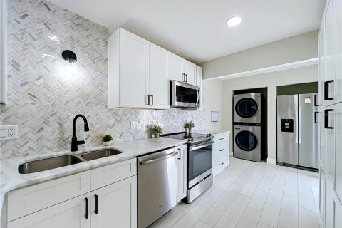 Touwnhouse à vendre à Apopka, Floride: 2 chambres, 107.02 m2 № 2427489 - photo 10