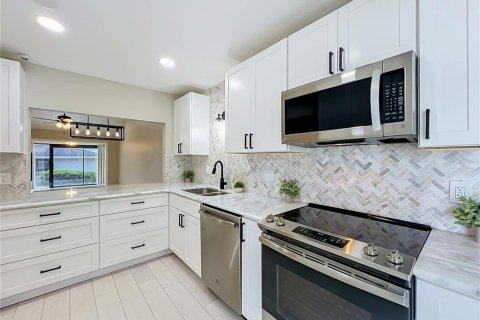 Touwnhouse à vendre à Apopka, Floride: 2 chambres, 107.02 m2 № 2427489 - photo 14