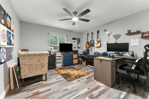 House in Lutz, Florida 4 bedrooms, 155.33 sq.m. № 2406671 - photo 15