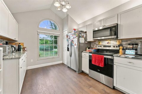 House in Lutz, Florida 4 bedrooms, 155.33 sq.m. № 2406671 - photo 6