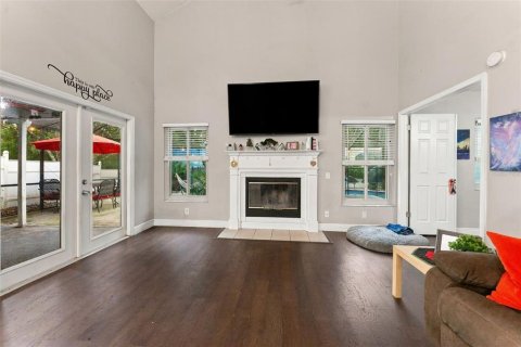House in Lutz, Florida 4 bedrooms, 155.33 sq.m. № 2406671 - photo 3