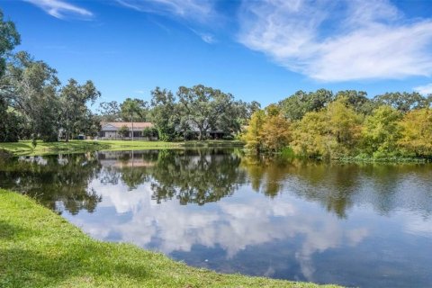 Villa ou maison à vendre à Sarasota, Floride: 3 chambres, 194.17 m2 № 2318992 - photo 2