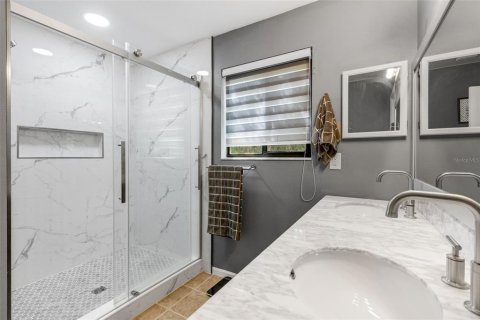 Villa ou maison à vendre à Sarasota, Floride: 3 chambres, 194.17 m2 № 2318992 - photo 28