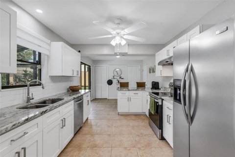 Villa ou maison à vendre à Sarasota, Floride: 3 chambres, 194.17 m2 № 2318992 - photo 15