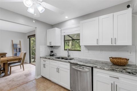 Villa ou maison à vendre à Sarasota, Floride: 3 chambres, 194.17 m2 № 2318992 - photo 18
