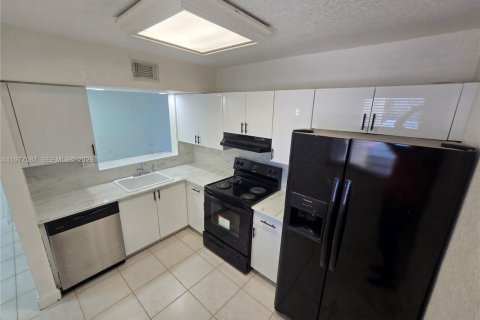 Купить кондоминиум в Майами, Флорида 2 спальни, 90.12м2, № 2042503 - фото 4