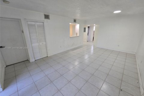 Купить кондоминиум в Майами, Флорида 2 спальни, 90.12м2, № 2042503 - фото 25