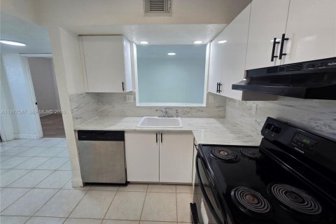 Купить кондоминиум в Майами, Флорида 2 спальни, 90.12м2, № 2042503 - фото 5