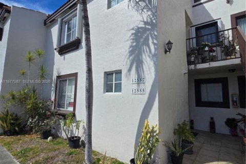 Купить кондоминиум в Майами, Флорида 2 спальни, 90.12м2, № 2042503 - фото 2