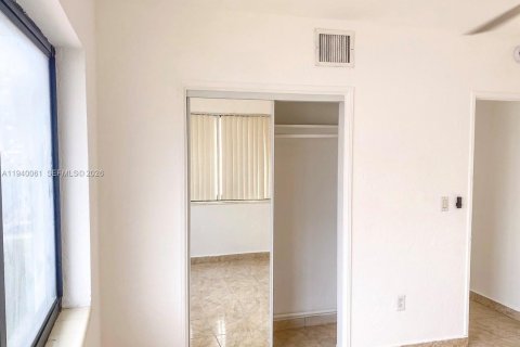 House in Miami Beach, Florida 1 bedroom № 1997339 - photo 23