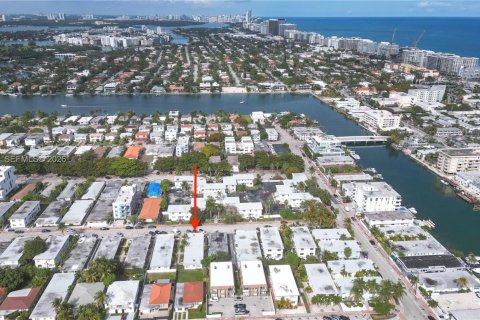 House in Miami Beach, Florida 1 bedroom № 1997339 - photo 16