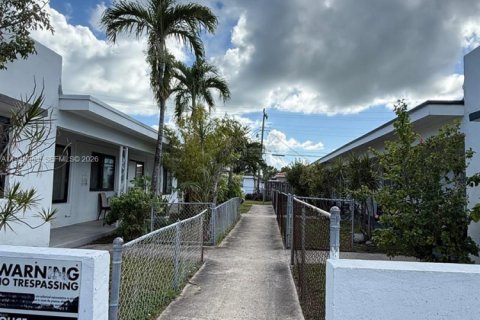 House in Miami Beach, Florida 1 bedroom № 1997339 - photo 2