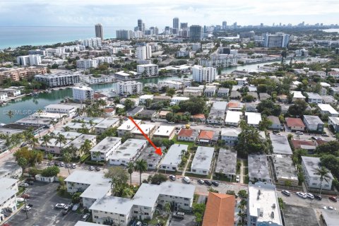 House in Miami Beach, Florida 1 bedroom № 1997339 - photo 15