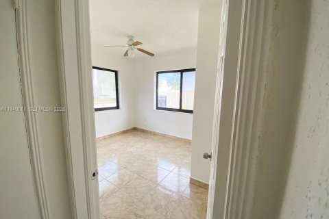 House in Miami Beach, Florida 1 bedroom № 1997339 - photo 8