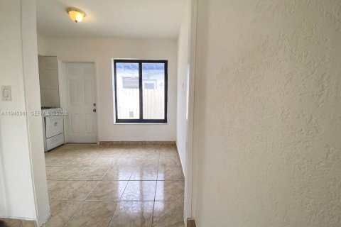 House in Miami Beach, Florida 1 bedroom № 1997339 - photo 6