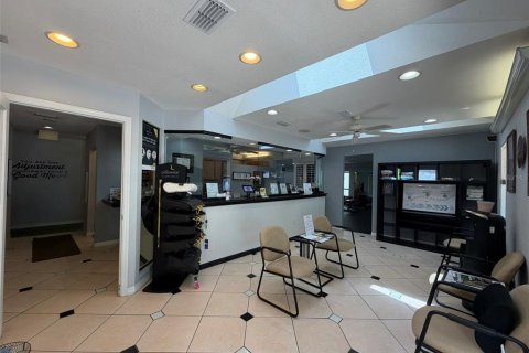 Commercial property in Longwood, Florida 300.07 sq.m. № 2367140 - photo 2