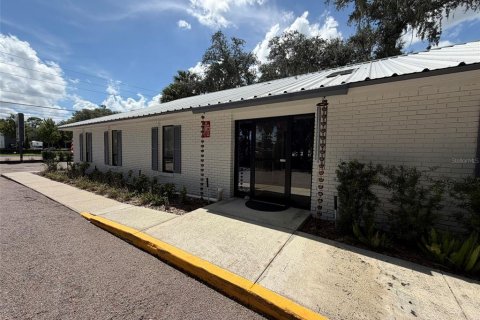 Commercial property in Longwood, Florida 300.07 sq.m. № 2367140