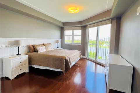 Condo in Aventura, Florida, 3 bedrooms  № 2004937 - photo 16
