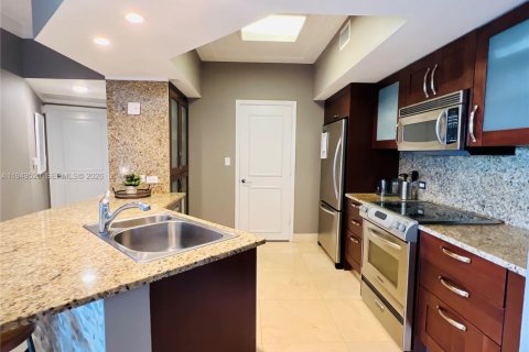 Condo in Aventura, Florida, 3 bedrooms  № 2004937 - photo 12