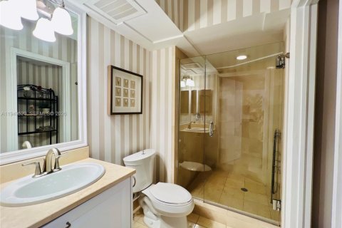 Condo in Aventura, Florida, 3 bedrooms  № 2004937 - photo 23