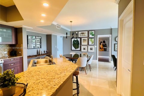 Condo in Aventura, Florida, 3 bedrooms  № 2004937 - photo 10