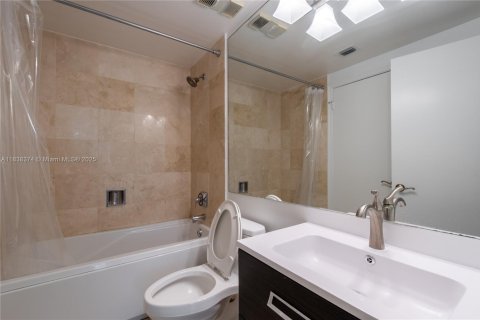 Condominio en venta en Bay Harbor Islands, Florida, 2 dormitorios, 114.27 m2 № 1937081 - foto 3