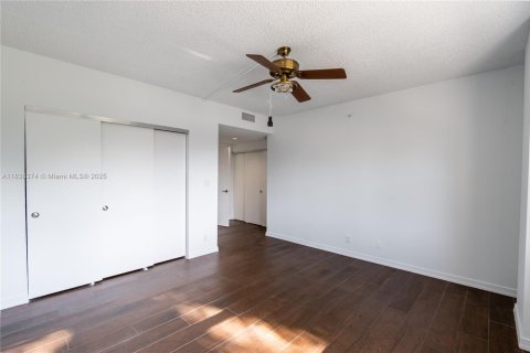 Condominio en venta en Bay Harbor Islands, Florida, 2 dormitorios, 114.27 m2 № 1937081 - foto 8