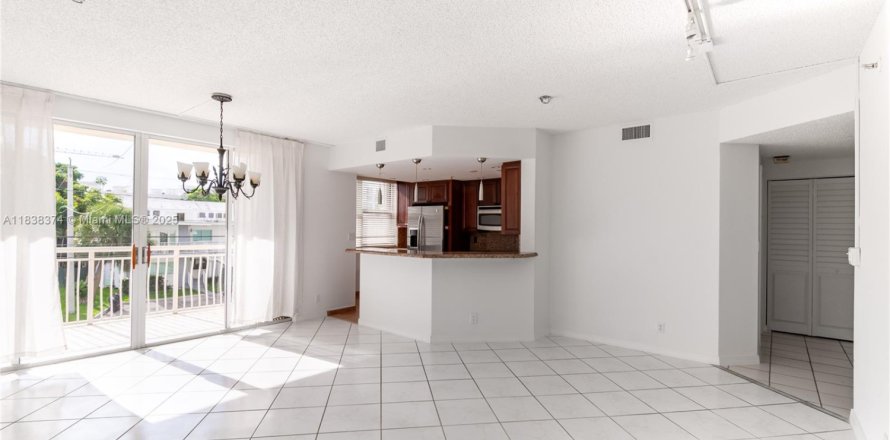 Condominio en Bay Harbor Islands, Florida, 2 dormitorios  № 1937081