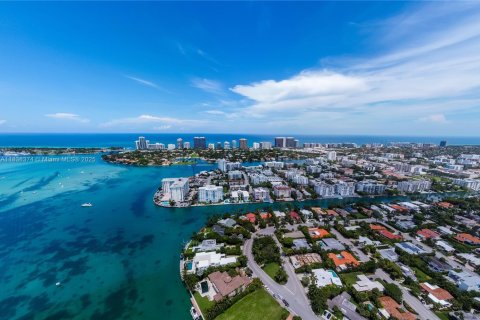 Condominio en venta en Bay Harbor Islands, Florida, 2 dormitorios, 114.27 m2 № 1937081 - foto 24