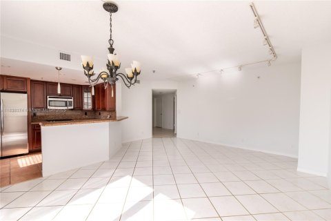 Condominio en venta en Bay Harbor Islands, Florida, 2 dormitorios, 114.27 m2 № 1937081 - foto 19