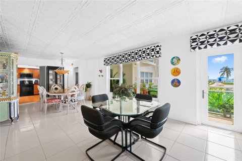 Condo in Fort Lauderdale, Florida, 2 bedrooms № 2249446 - photo 5