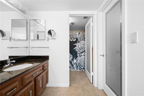 Condo in Fort Lauderdale, Florida, 2 bedrooms № 2249446 - photo 21