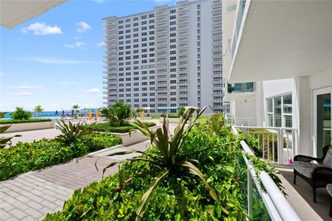 Condo in Fort Lauderdale, Florida, 2 bedrooms № 2249446 - photo 8