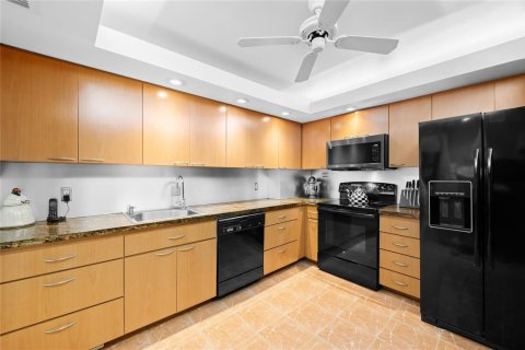 Condo in Fort Lauderdale, Florida, 2 bedrooms № 2249446 - photo 15