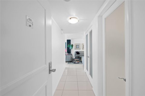 Condo in Fort Lauderdale, Florida, 2 bedrooms № 2249446 - photo 28