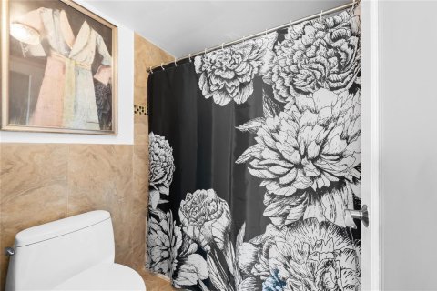Condo in Fort Lauderdale, Florida, 2 bedrooms № 2249446 - photo 22