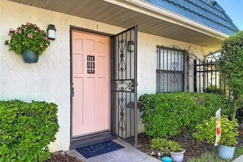 House in Winter Haven, Florida 2 bedrooms, 87.51 sq.m. № 2297010
