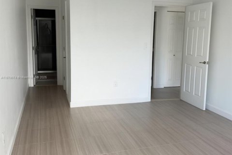 Снять в аренду кондоминиум в Санни-Айлс-Бич, Флорида 2 спальни, 101.64м2, № 1922242 - фото 11